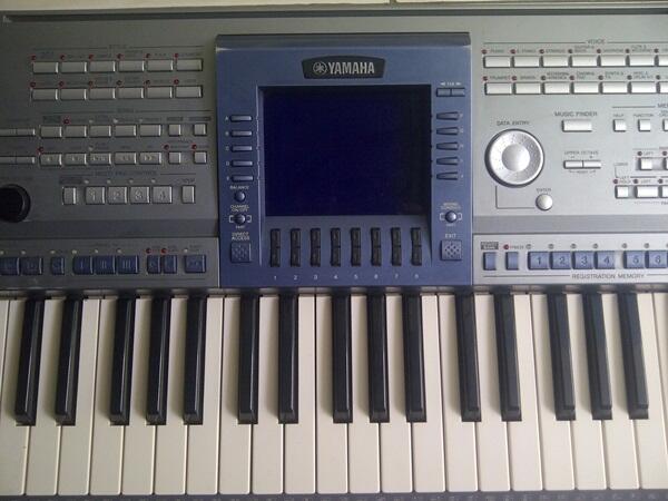 Keyboard YAMAHA PSR 1500 MULUSS 90%