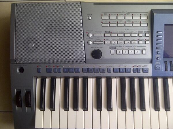 Keyboard YAMAHA PSR 1500 MULUSS 90%