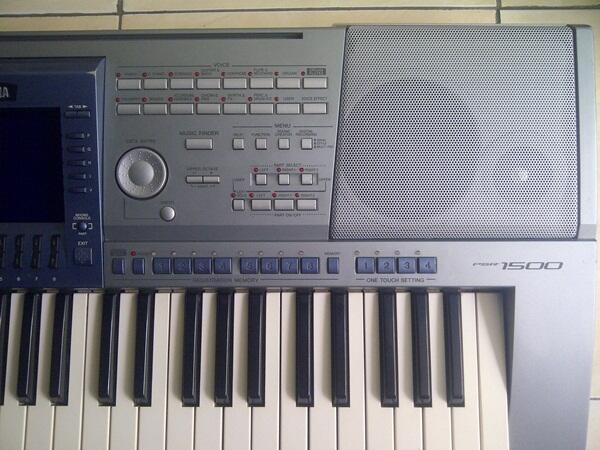 Keyboard YAMAHA PSR 1500 MULUSS 90%