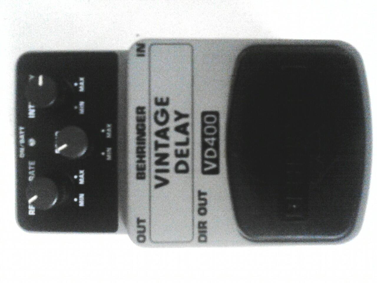 Efek Behringer UM300 (Ultra Metal) dan VD400 (Vintage Delay)