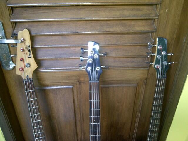 BASS : IBANEZ GIO 4STR, 5 STR, WASHBURN, FERNANDEZ, PRINCE 500RB