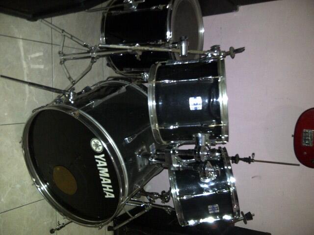 DRUM YAMAHA CUSTOM MODEL STAGE CUSTOM