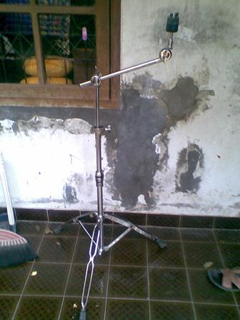 jual peralatan drum (stand2,double pedal,tom2) masuk drummer