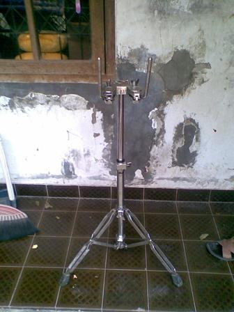 jual peralatan drum (stand2,double pedal,tom2) masuk drummer