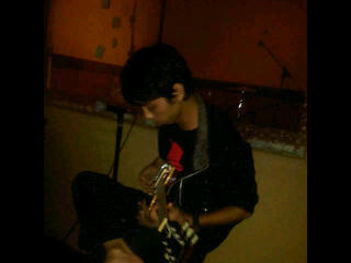 Kursus Gitar Accoustic & Electric Danny