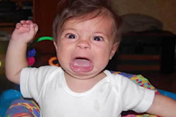 Orang Bilang Bayi itu Lucu...coba lihat ini..!