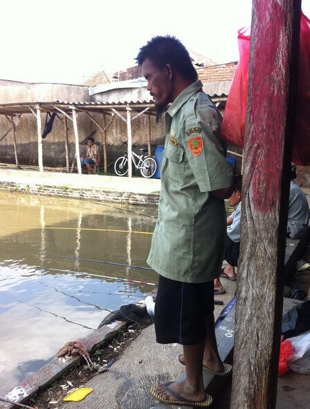 Penampakan siang-siang waktu mancing di Kolam Harian Lele..No Sotoshop!