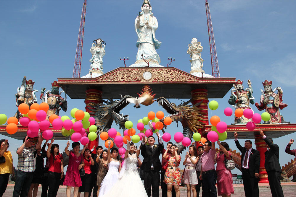 Jasa Fotografi - Fotografer Surabaya - Wedding, Prewed, Ulang Tahun dll