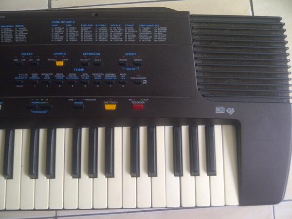 Keyboard Roland E 38, muluss, normal