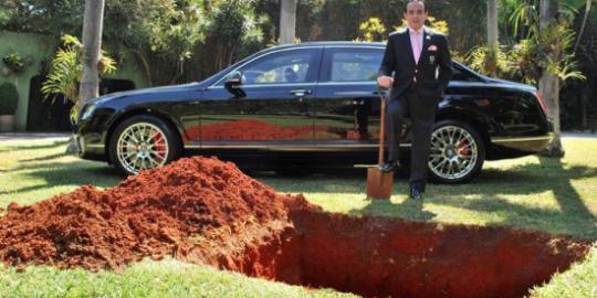  &quot;Firaun&quot; modern, kuburkan mobil Bentley di makamnya