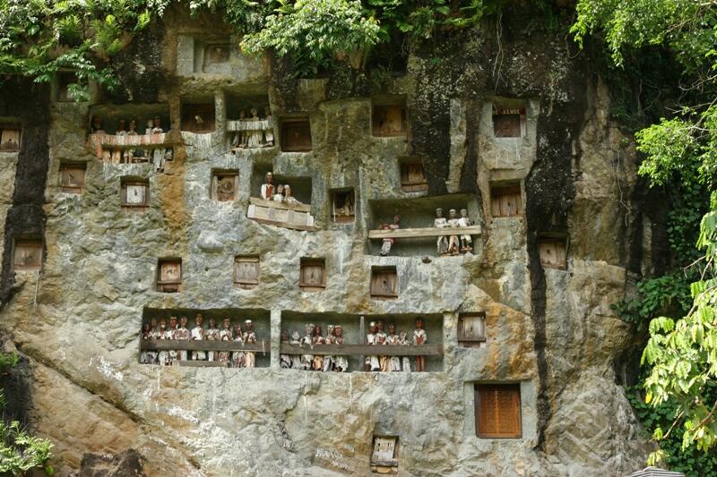 Objek Wisata Tana Toraja @sulawesiselatan (Fullpict).