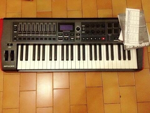 Novation Impulse 49 Midi Keys Sangat Murah bekas semi komplit