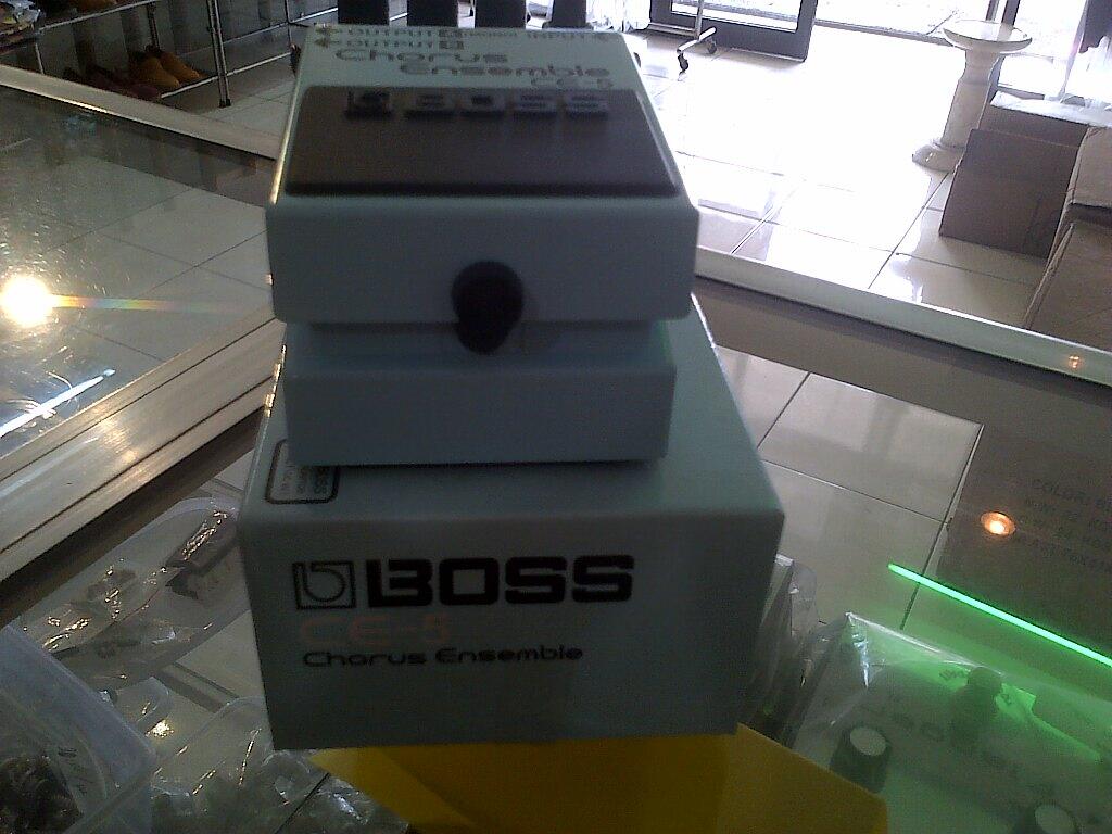 Efek Gitar Boss Chorus Ensemble CE-5