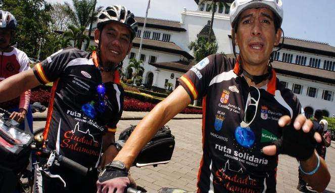 Walikota Spanyol Bersepeda 2.500 Km Demi Bantu Anak Yatim RI