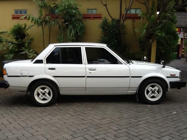 DIJUAL!!, TOYOTA COROLLA DX '83 BODY "SPRINTER"