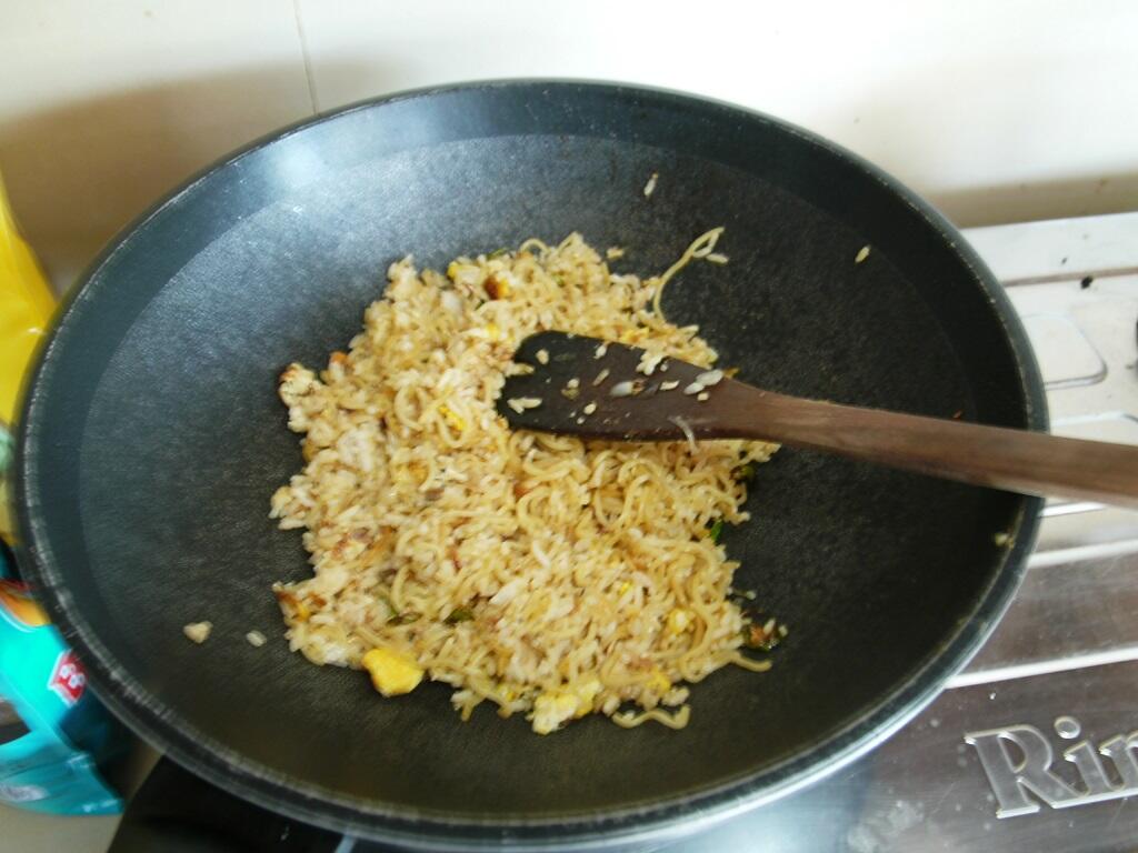 NASI GORENG MAWUT SIMPLE TAPI GURIH