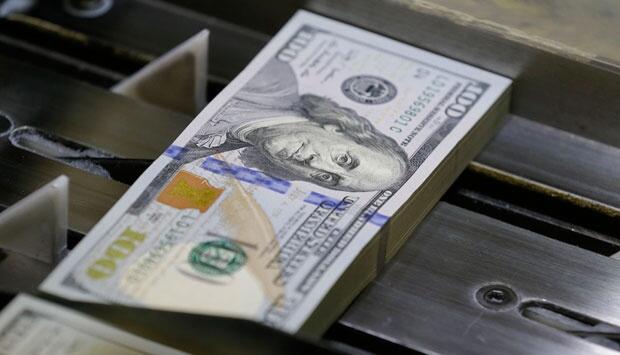 Penampakan Uang 100 dolar Amerika yang baru