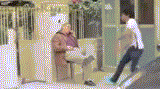 Kumpulan GIF Orang Jail. Dijamin ngakak (Masuk)