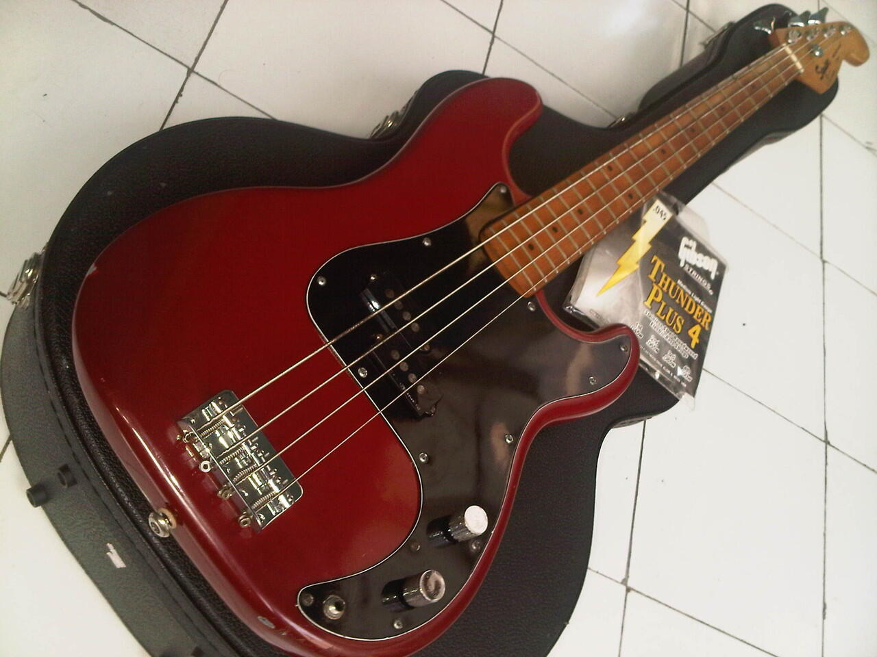 Squier Fender Precision Made in Korea tahun 1994 Sound Ganaaas Mantaaap !!!