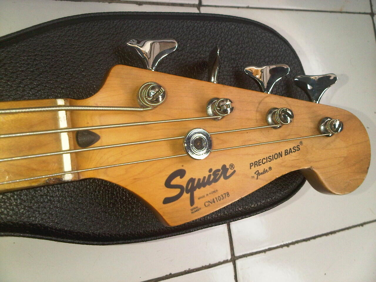 Squier Fender Precision Made in Korea tahun 1994 Sound Ganaaas Mantaaap !!!