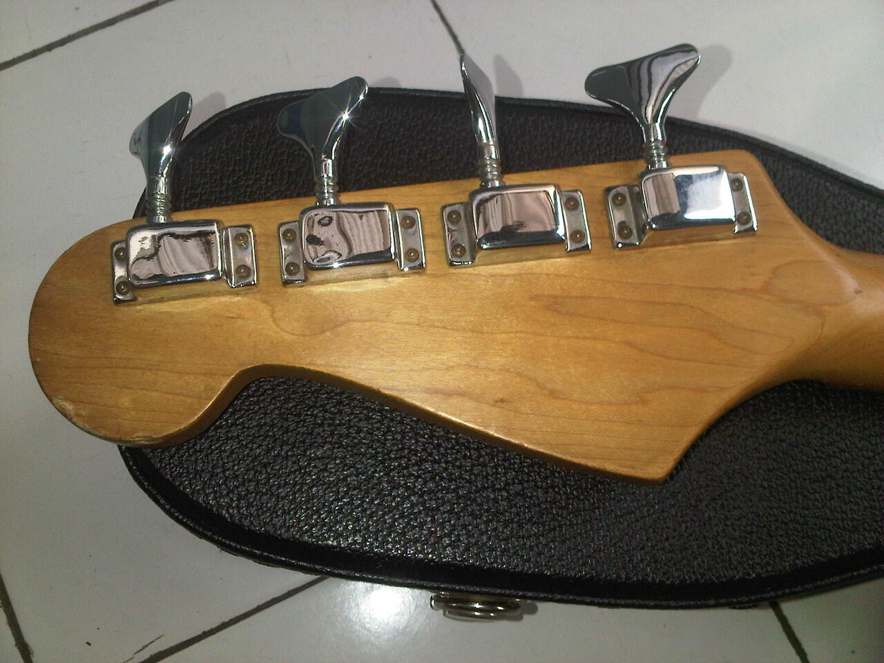 Squier Fender Precision Made in Korea tahun 1994 Sound Ganaaas Mantaaap !!!