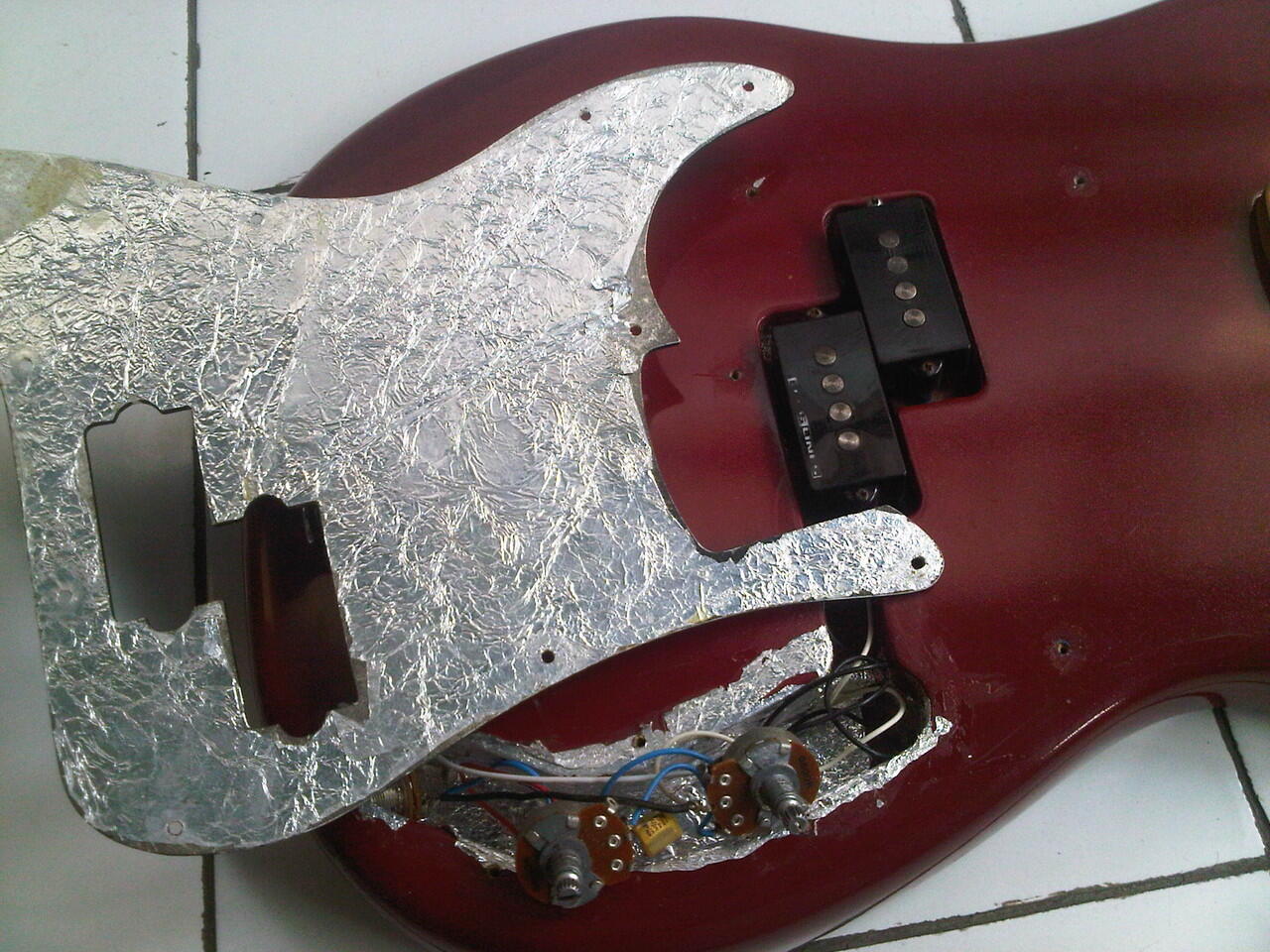 Squier Fender Precision Made in Korea tahun 1994 Sound Ganaaas Mantaaap !!!