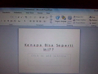 !Help! Tampilan powerpoint ane gan.aneh.