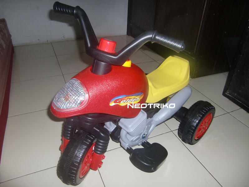 Terjual sepeda  motor  trail mainan anak  pake baterai  Aki 