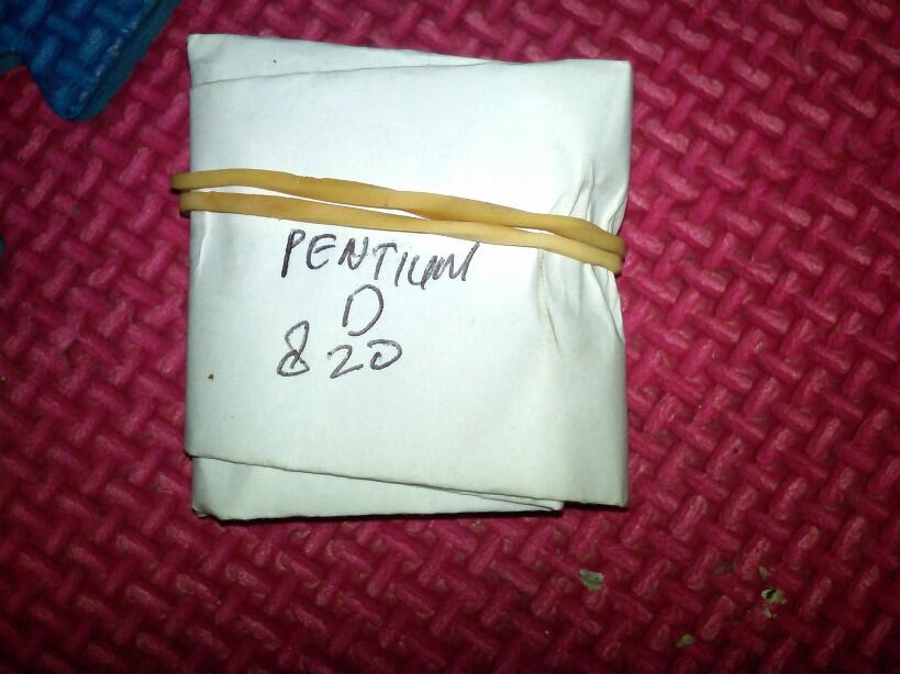 WTS/DIJUAL PROCESOR INTEL DUALCORE SERI AWAL. PENT D820