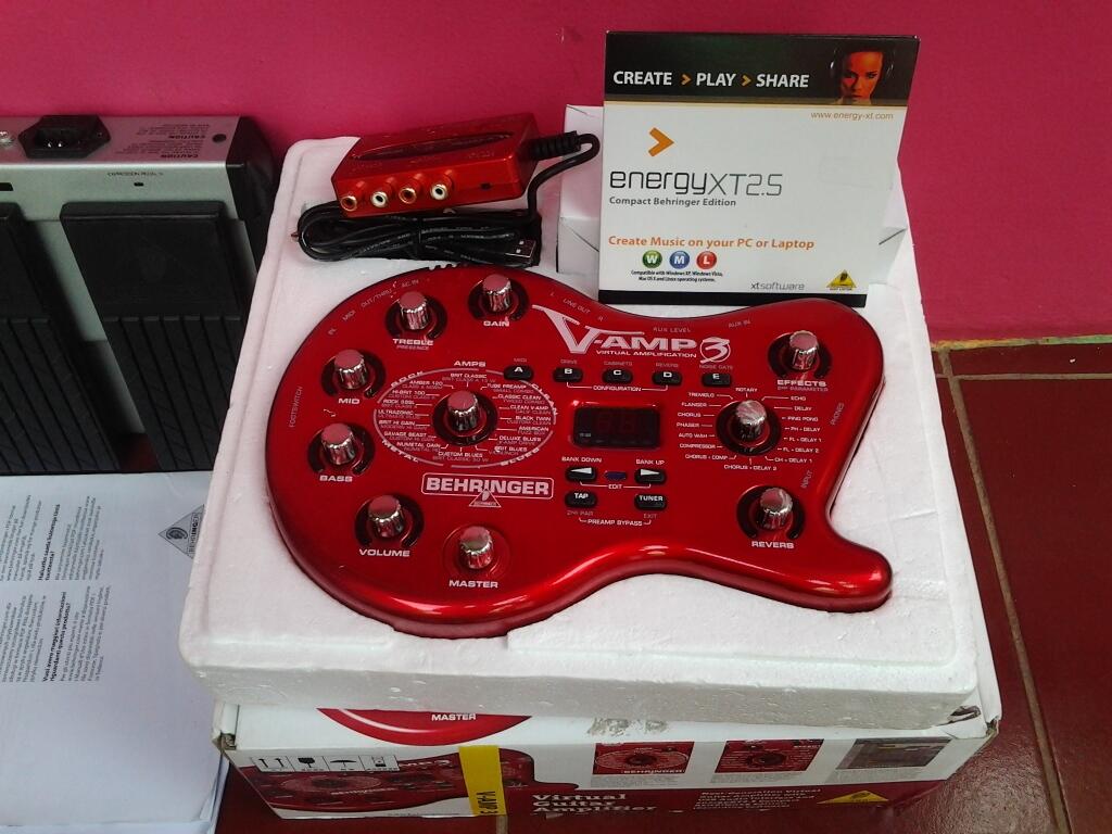 WTS Behringer V amp 3 + FCB 1010