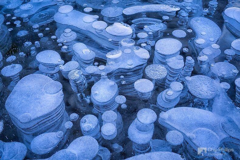 Frozen Air Bubbles in Abraham Lake, Canada. (awas BWK)