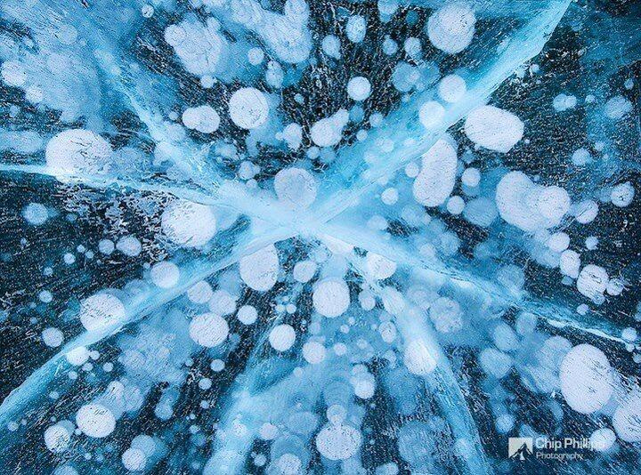 Frozen Air Bubbles in Abraham Lake, Canada. (awas BWK)