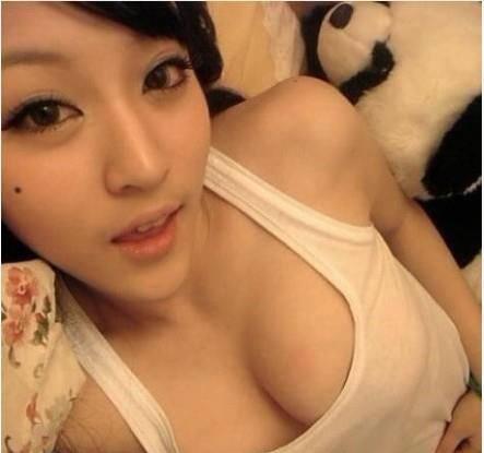 Versi III Cewek Seksi Yang Bikin Agan - Agan Ngiler. Eitss Jangan Lupa Cendolnya Gan