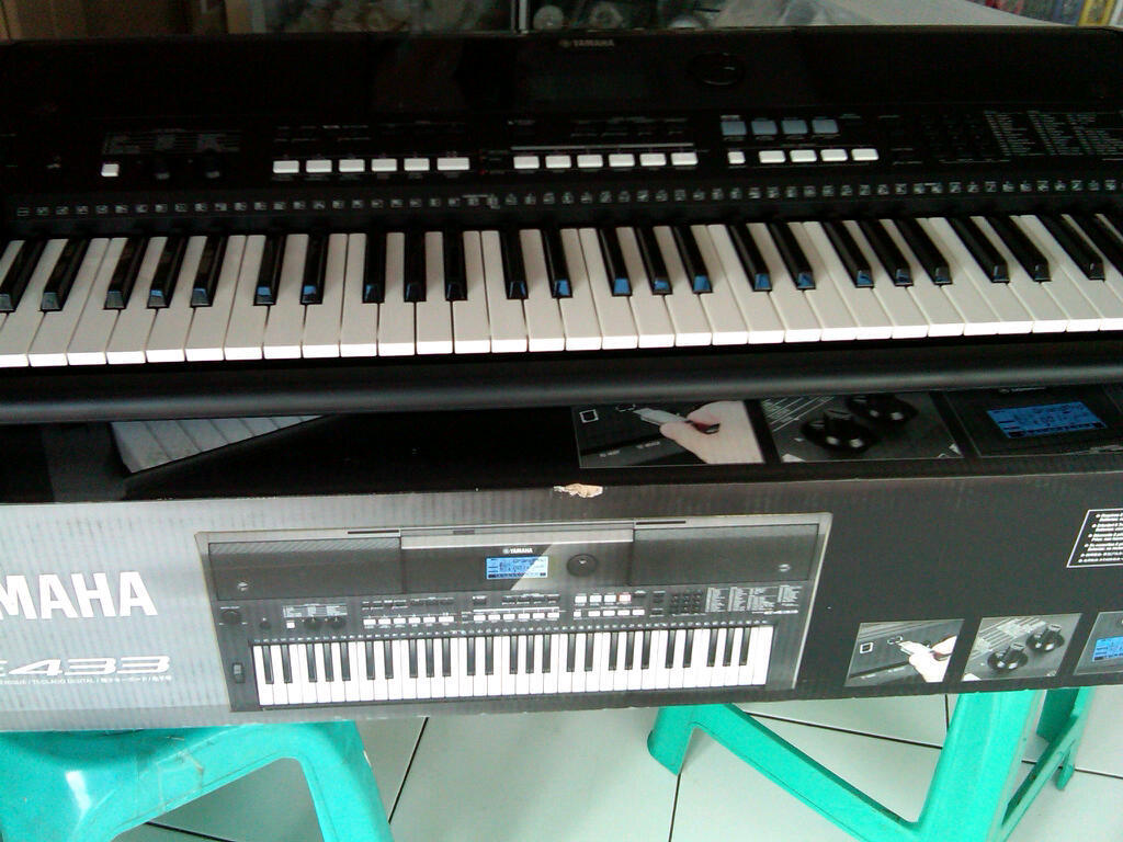 Yamaha Keyboard PSR-E433