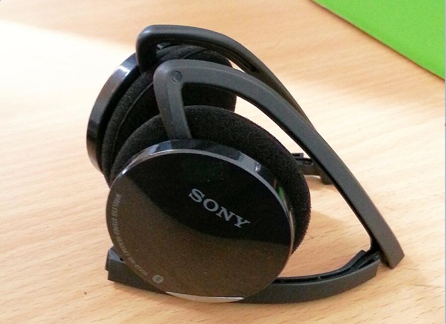 Jual sony stereo bluetooth headphone (built-in mic.) DR-BT21G