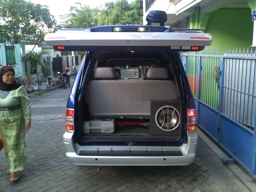 Cari Dijual Mobil Keluarga MPV 8 Seater Mitsubishi Kuda GRANDIA