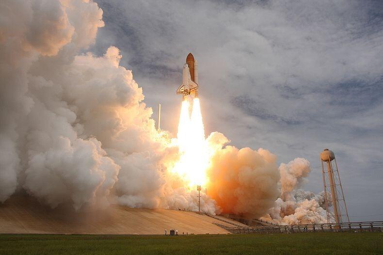 foto-foto keren roket yang lagi meluncur gan! (awas BWK)