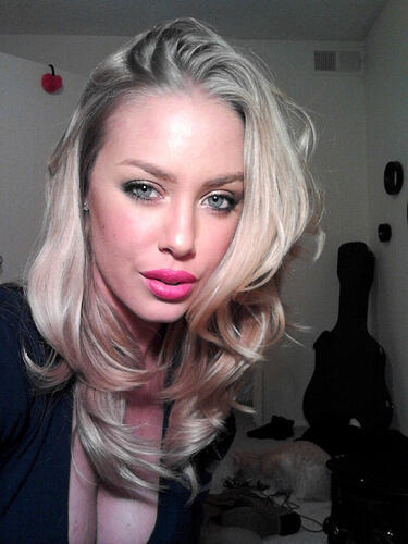 (Addict) Nicole Aniston Pict