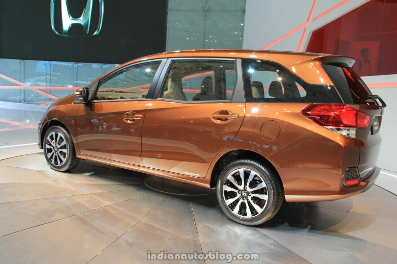  Mobil  Keluarga  Honda  Mobilio saingan Avansa n Ertiga 