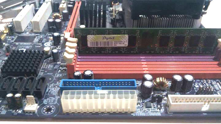 ECS A780GM-M _ DDR2 Dynet 2GB _ AM2+ Athlon II X2-240