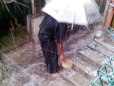 HUJAN ES GUYUR ACEH
