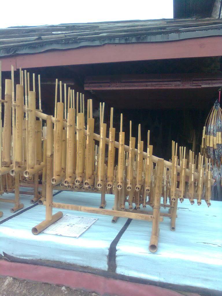 Angklung, Alat Musik Bambu Khas Sunda yang Mendunia