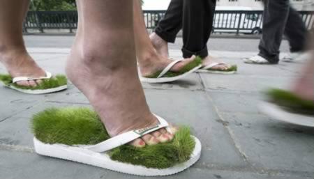 10 Desain Sandal Paling Unik dan Gila