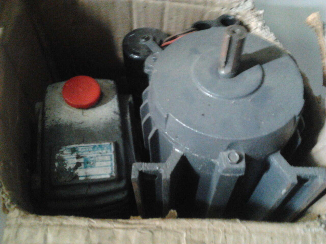 Motor Listrik 1/4 HP dan Gear Reducer 60:1