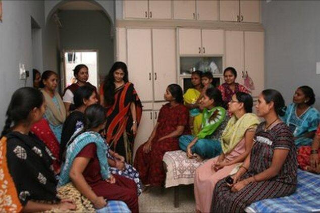 &#91;HOT&#93; Ibu-ibu Penyewa Rahim di India , dibayar untuk MENGANDUNG anak orang lain !!!