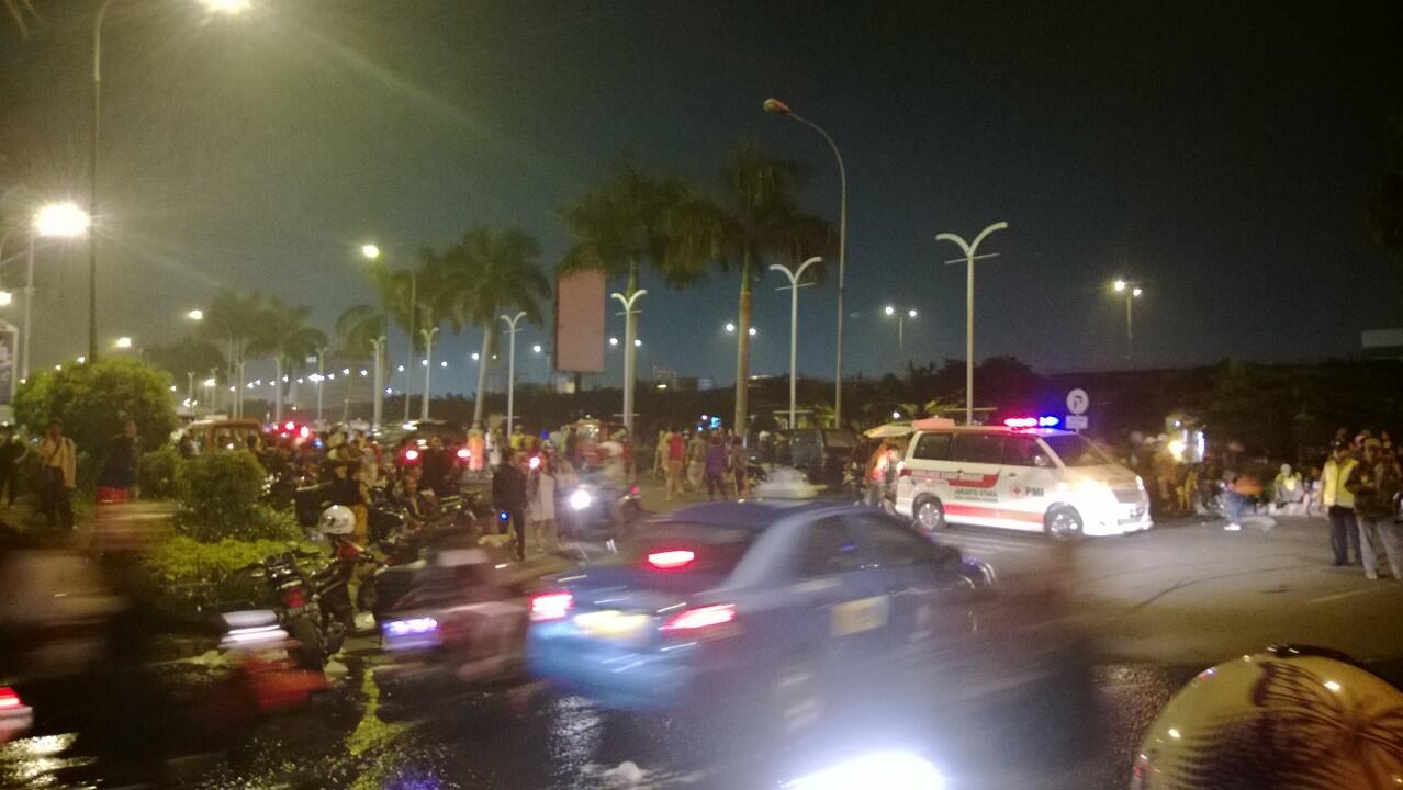 Kebakaran besar Di daerah Pemukiman Padat dekat Artha Gading