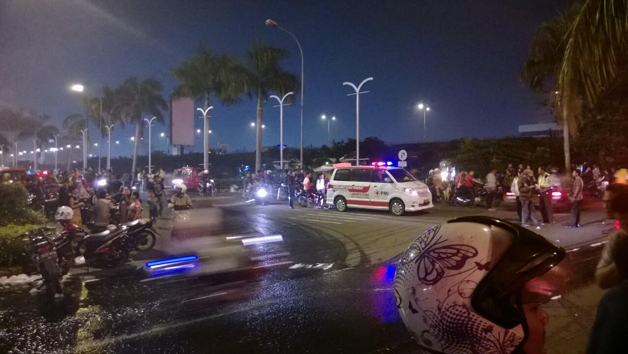 Kebakaran besar Di daerah Pemukiman Padat dekat Artha Gading