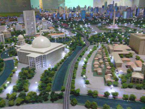 Melihat Kota Jakarta Dalam Bentuk Miniatur