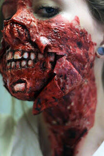 Beginilah Make Up Film Zombie agar Terlihat Seraam..