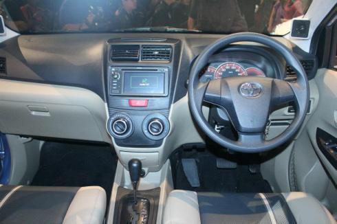sewa rental mobil supir murah all new avanza seharian mulai 200rbuan.Hub.081806121066